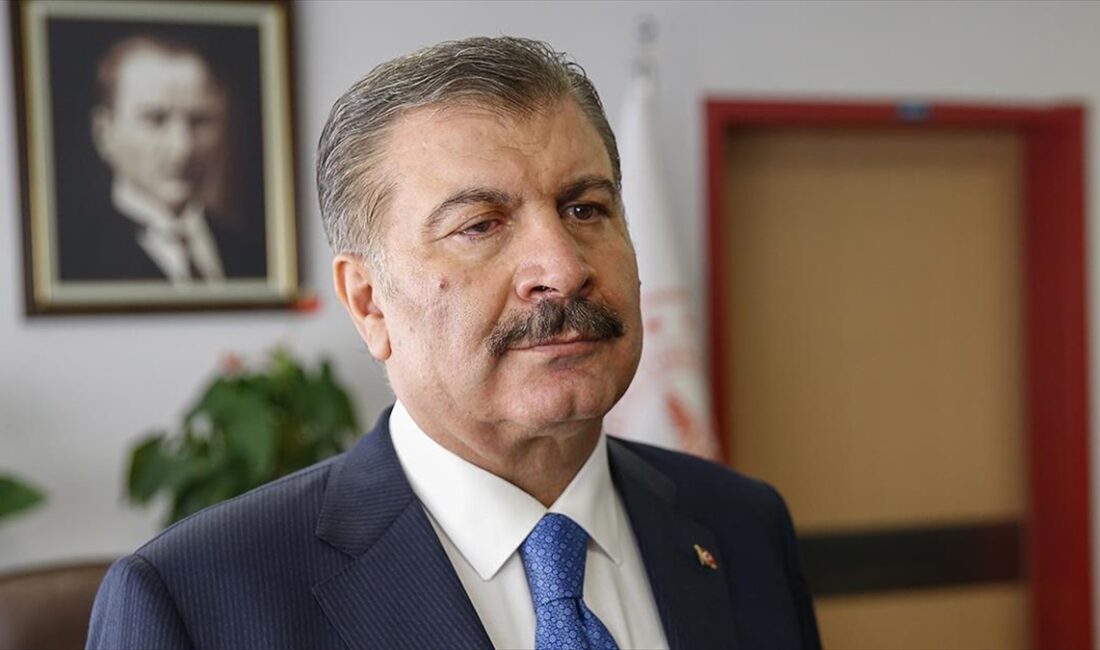 Sağlık Bakanı Fahrettin Koca, 2024 yılının ilk saatlerinde dünyaya gelen