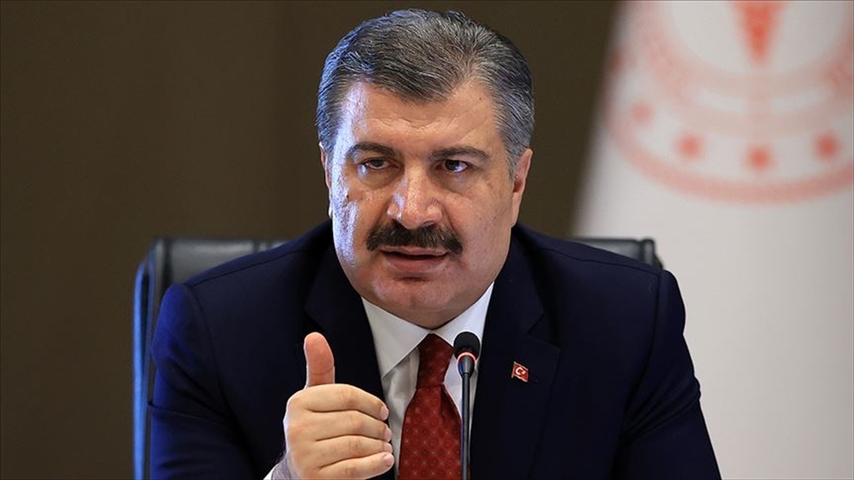 Sağlık Bakanı Fahrettin Koca, "Bağışıklık sistemi baskılanmış hastalarda, yaş gibi
