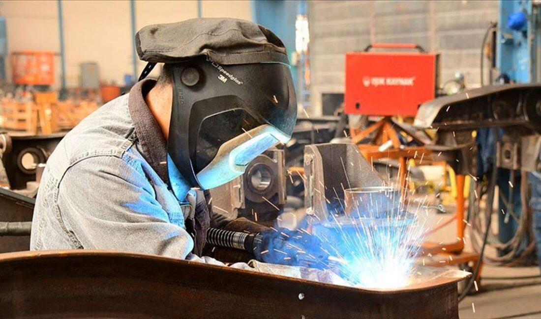 Sanayi üretim endeksi, Kasım 2023'te aylık bazda yüzde 1,4 azalırken