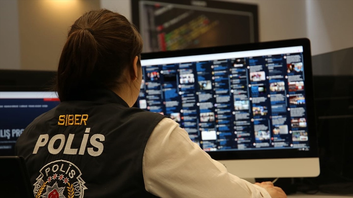 İçişleri Bakanı Ali Yerlikaya, Pençe-Kilit Harekatı bölgesinde şehit olan askerlere