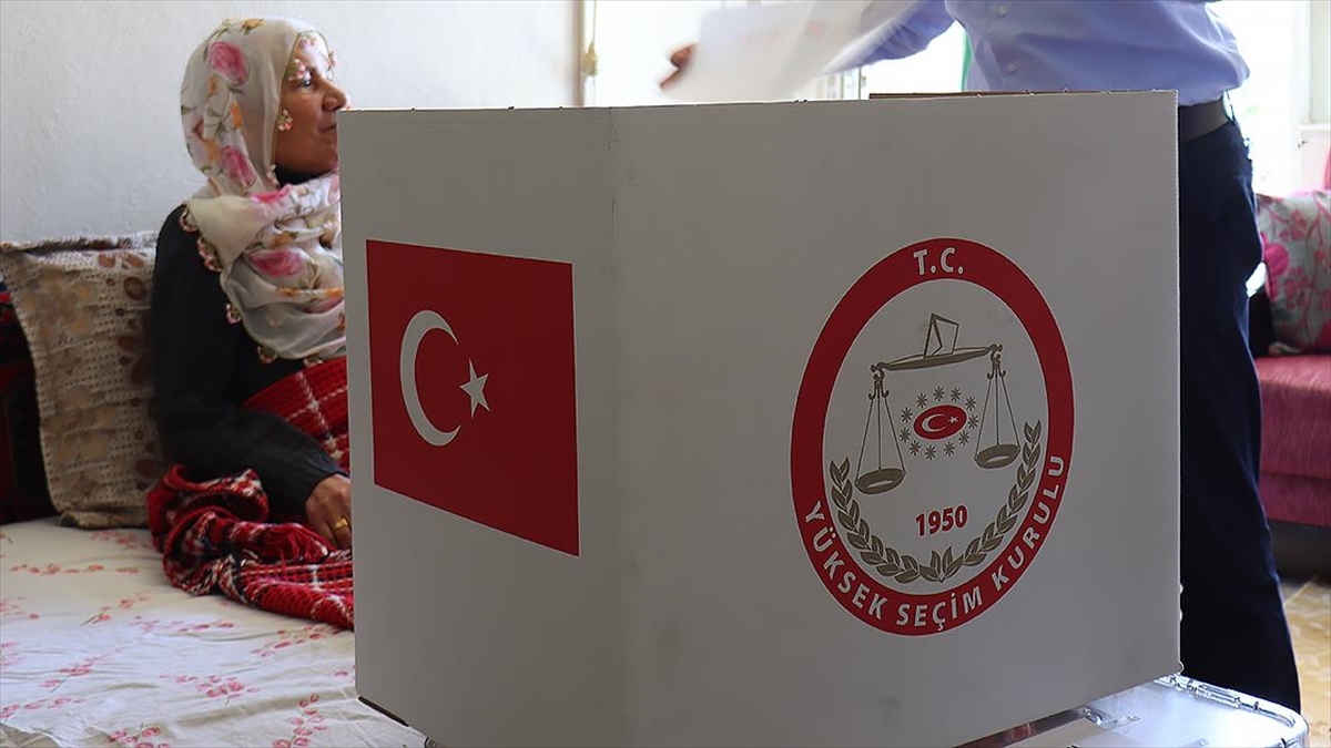 Sağlık Bakanı Fahrettin Koca, hastalığı veya engeli sebebiyle yatağa bağımlı