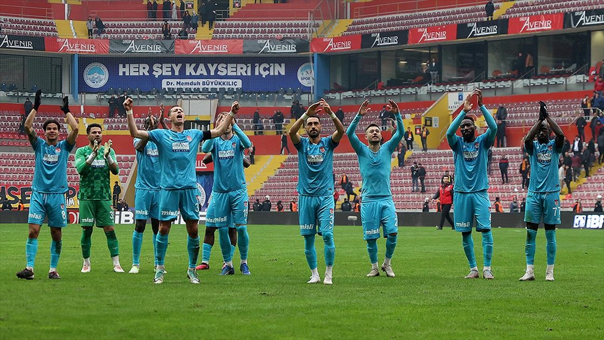 Trendyol Süper Lig'in 19. haftasında EMS Yapı Sivasspor, deplasmanda Mondihome
