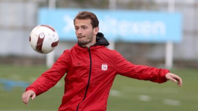 Trendyol Süper Lig ekiplerinden EMS Yapı Sivasspor, Abdulkadir Parmak ile