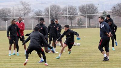 EMS Yapı Sivasspor Teknik Direktörü Bülent Uygun, Trendyol Süper Lig'de