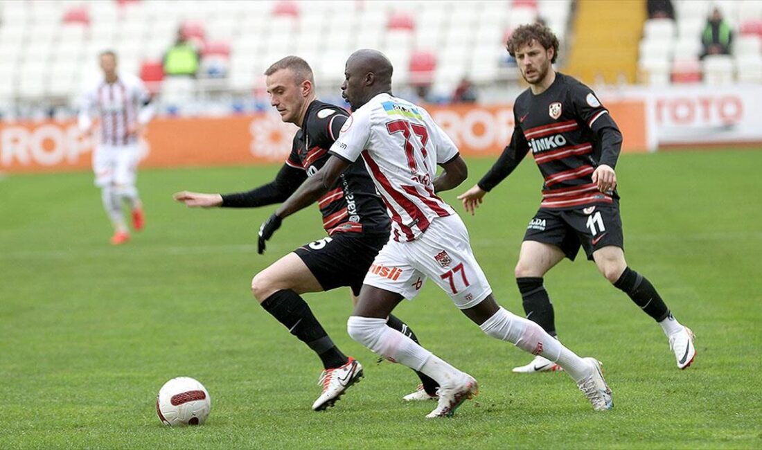 Trendyol Süper Lig'in 21. haftasında EMS Yapı Sivasspor ile Gaziantep