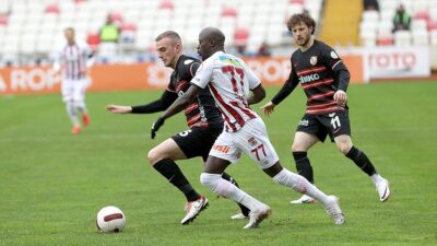 Trendyol Süper Lig'in 21. haftasında EMS Yapı Sivasspor ile Gaziantep