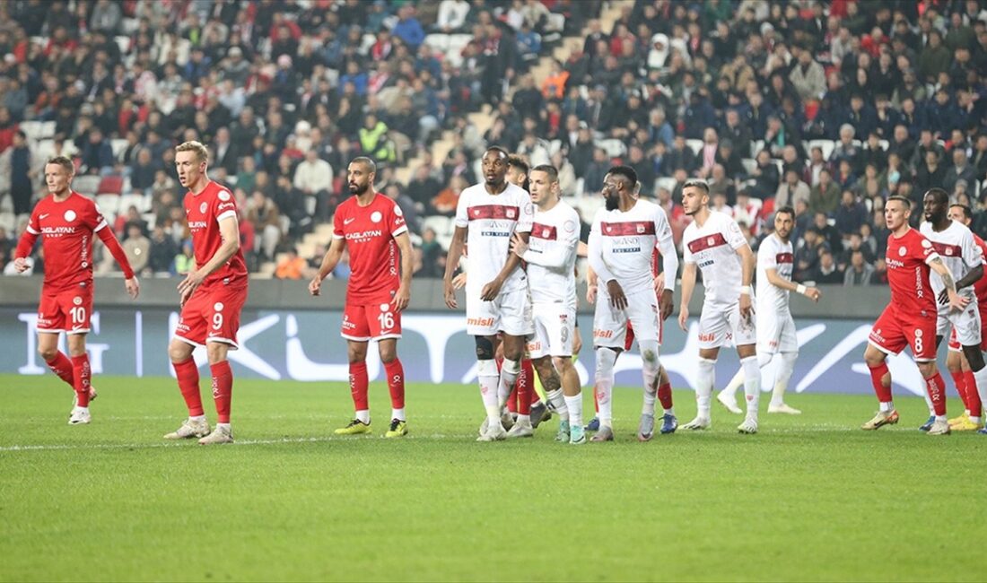 Trendyol Süper Lig'in 22. haftasında dün deplasmanda Bitexen Antalyaspor'a 2-1