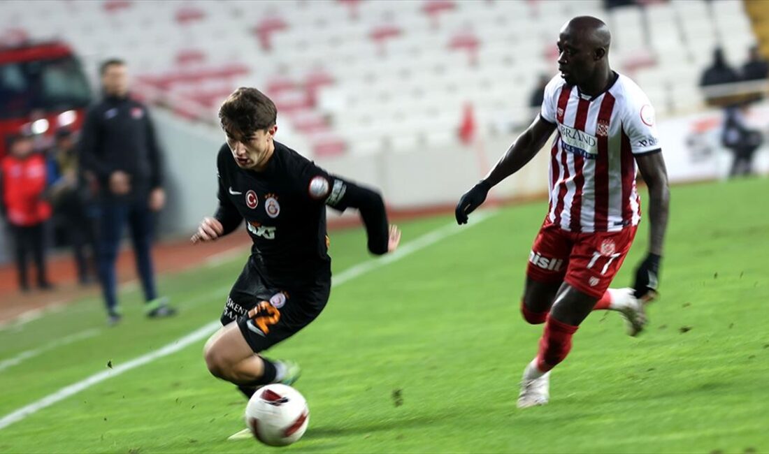 Trendyol Süper Lig'de ertelenen 16. haftasında EMS Yapı Sivasspor ile
