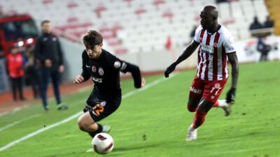 Trendyol Süper Lig'de ertelenen 16. haftasında EMS Yapı Sivasspor ile