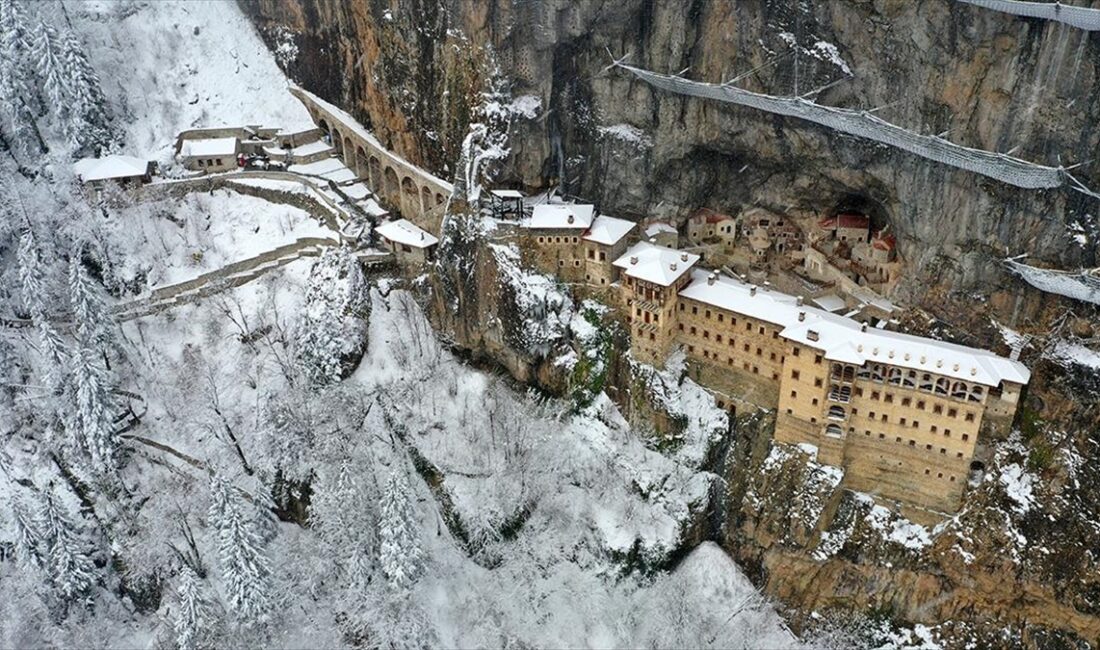 Doğu Karadeniz'de en fazla ziyaret edilen yerlerin başında gelen Sümela