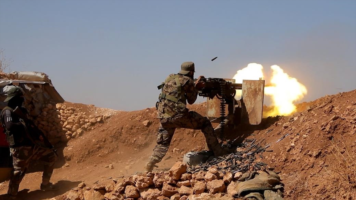 Suriye'nin doğusundaki Deyrizor ilinde, baskı altındaki Arap aşiretleri ile ABD