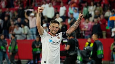 İSTANBUL (AA) – Sevilla Kul&uuml;b&uuml;, 35 yaşındaki orta saha oyuncusu