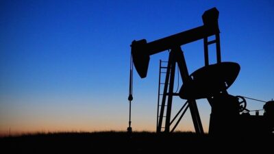 Dünyanın en büyük petrol ihracatçısı, günlük üretimini 12 milyon varil
