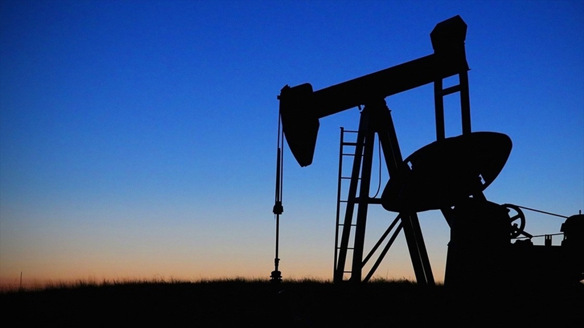 Dünyanın en büyük petrol ihracatçısı, günlük üretimini 12 milyon varil