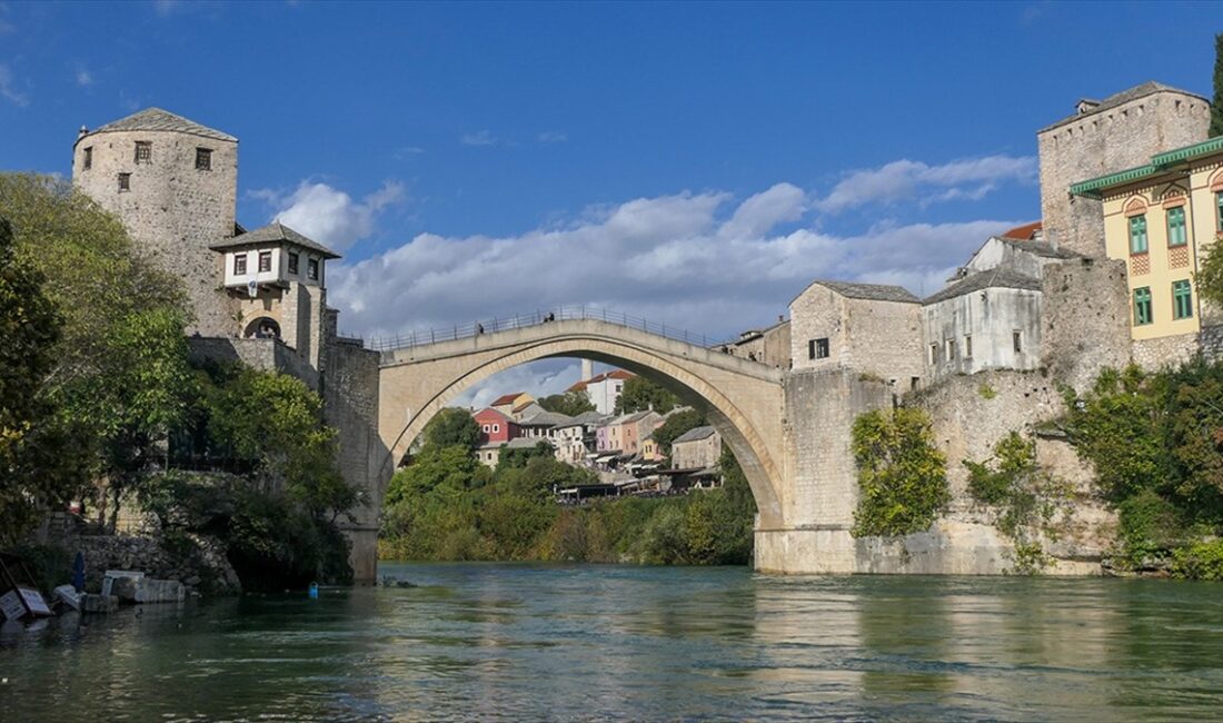 Avrupa Parlamentosu (AP) üyesi Hırvatistanlı Zeljana Zovko'nun, Mostar Köprüsü'nün de