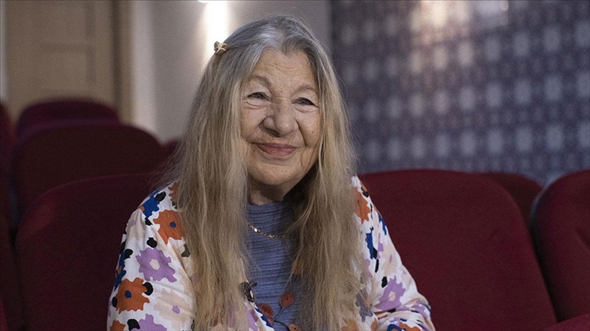 Tiyatro sanatçısı, yönetmen, şarkıcı ve eğitmen Ayla Algan, İstanbul'da 86