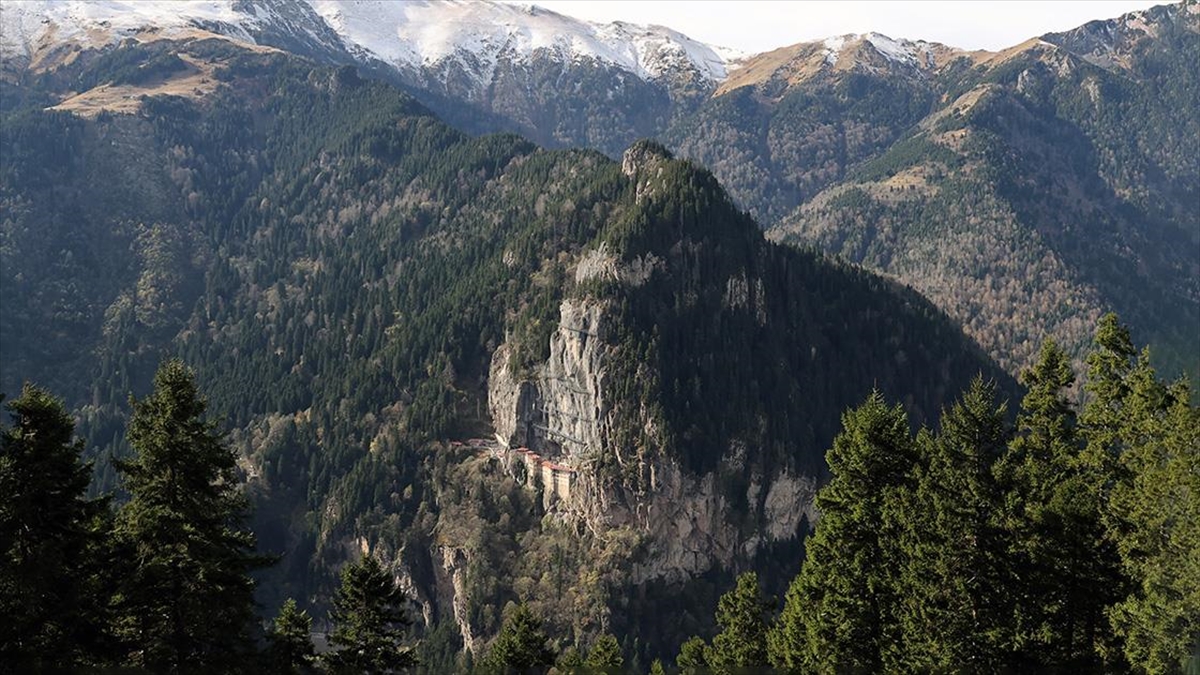 Trabzon'da 2023'te konaklayan yerli ve yabancı turist sayısı, önceki yıla
