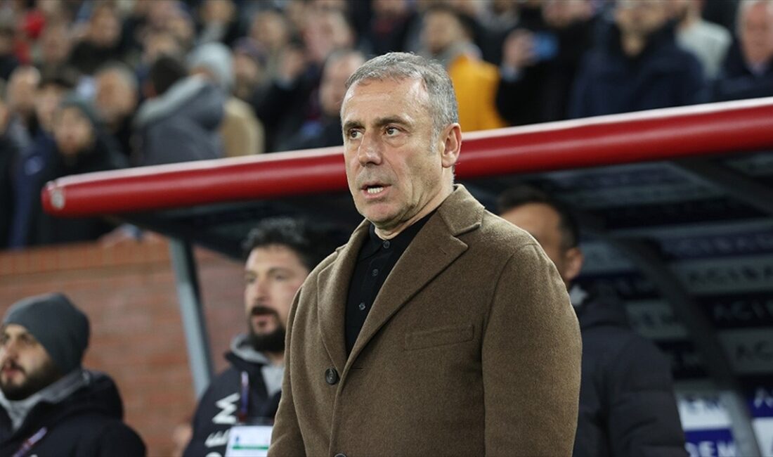 Trendyol Süper Lig'de Galatasaray'a 5-1 yenilen bordo-mavililer, teknik direktör Abdullah
