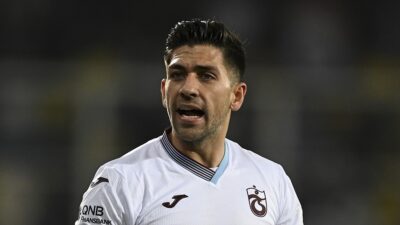 Trabzonspor'da son maçına çıktığını açıklayarak taraftarlara veda eden Yunan orta