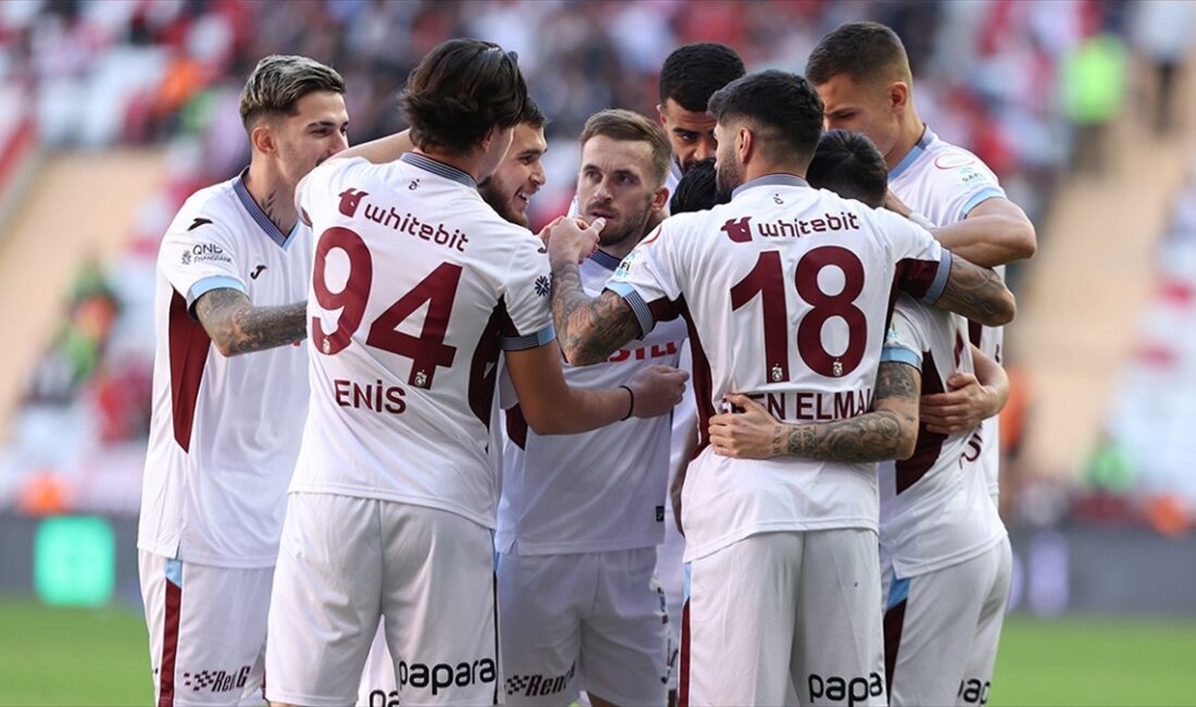 Trendyol Süper Lig'in 20 maçlık döneminde, Trabzonspor'da 13 futbolcu rakip