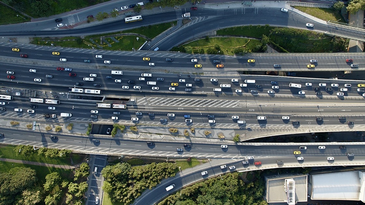 Trafiğe kayıtlı toplam taşıt sayısı geçen yıl sonu itibarıyla 28