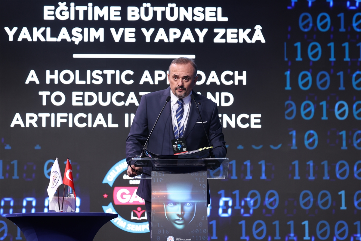 ANTALYA (AA) – Türkiye Özel Okullar Derneği (TÖZOK) Başkanı Zafer