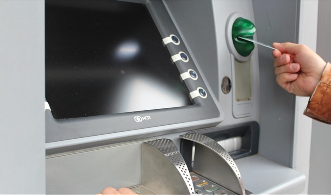 Ekosfer Derneği, Türkiye'deki yaklaşık 53 bin ATM'nin elektrik tüketimine ilişkin