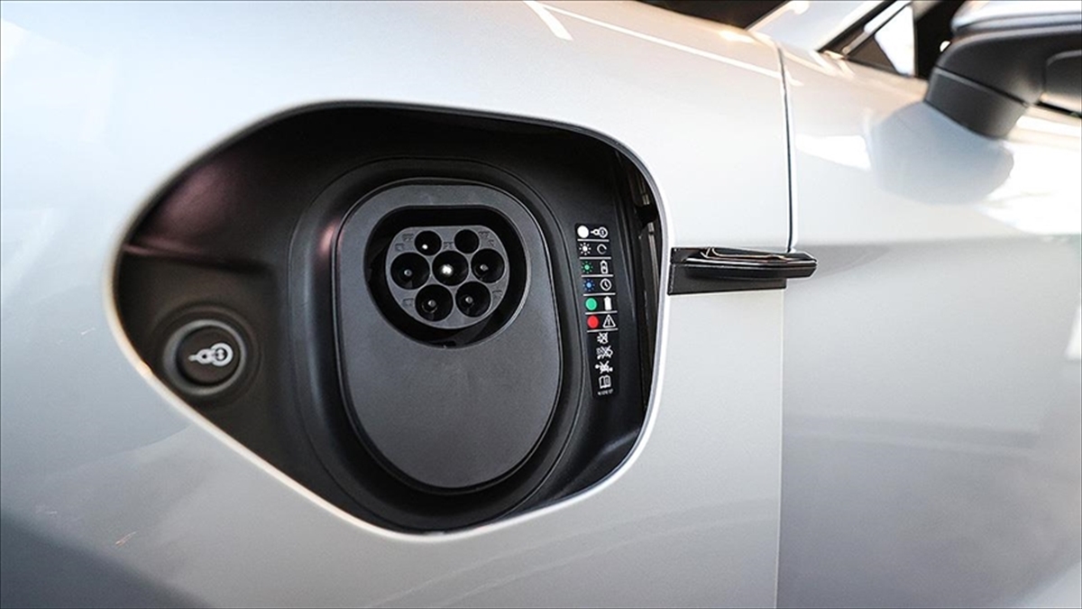 Togg'un da yollara çıktığı 2023 yılında trafiğe kayıtlı elektrikli otomobillerin