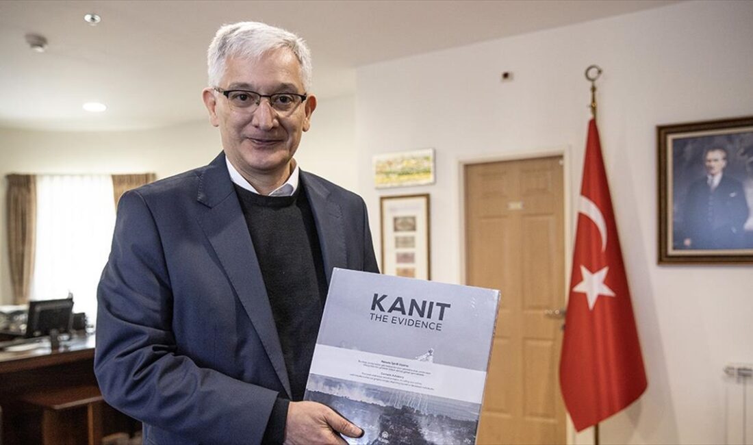 Türkiye'nin Filistin nezdindeki Kudüs Başkonsolosu Büyükelçi Ahmet Rıza Demirer, İsrail'e