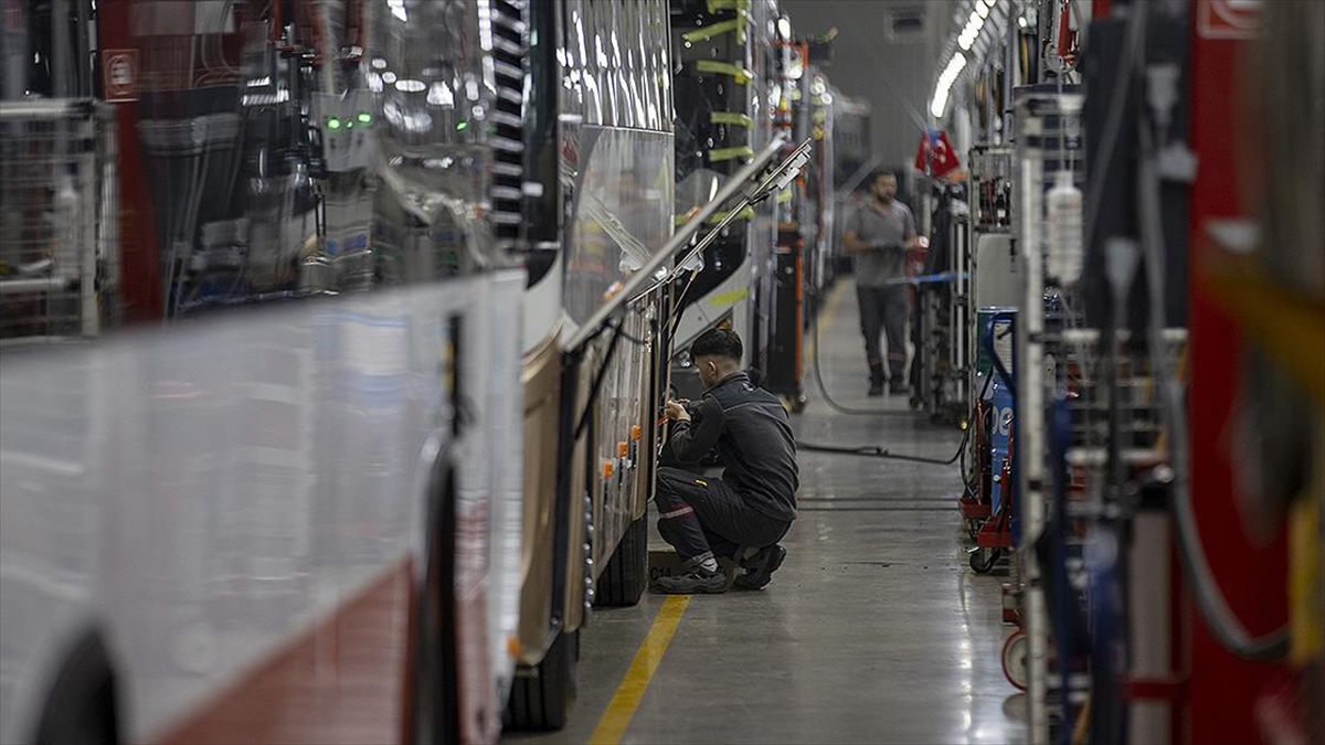Türkiye'den geçen sene 82 ülkeye 2,3 milyar doların üzerinde otobüs,