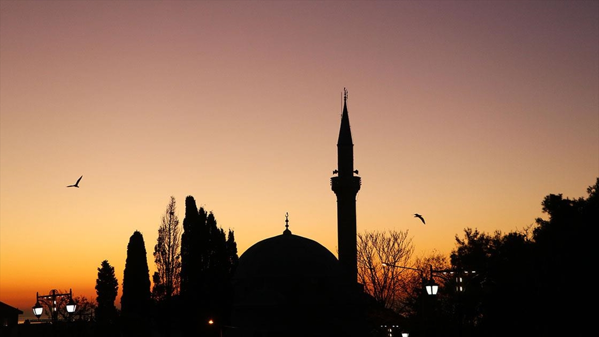 Recep, şaban ve ramazanı kapsayan mukaddes üç aylar, yarın başlıyor.