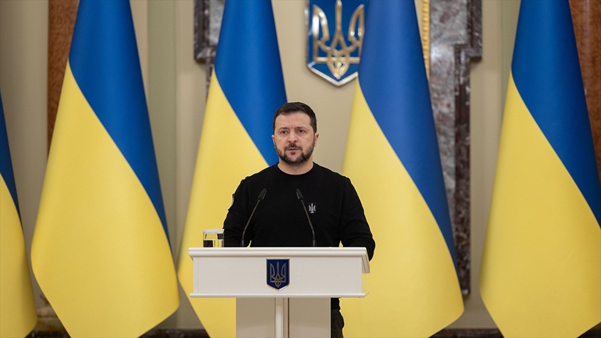 Ukrayna Devlet Başkanı Volodimir Zelenskiy, çatışmaların durdurulmasının Rusya’ya fayda sağlayacağını