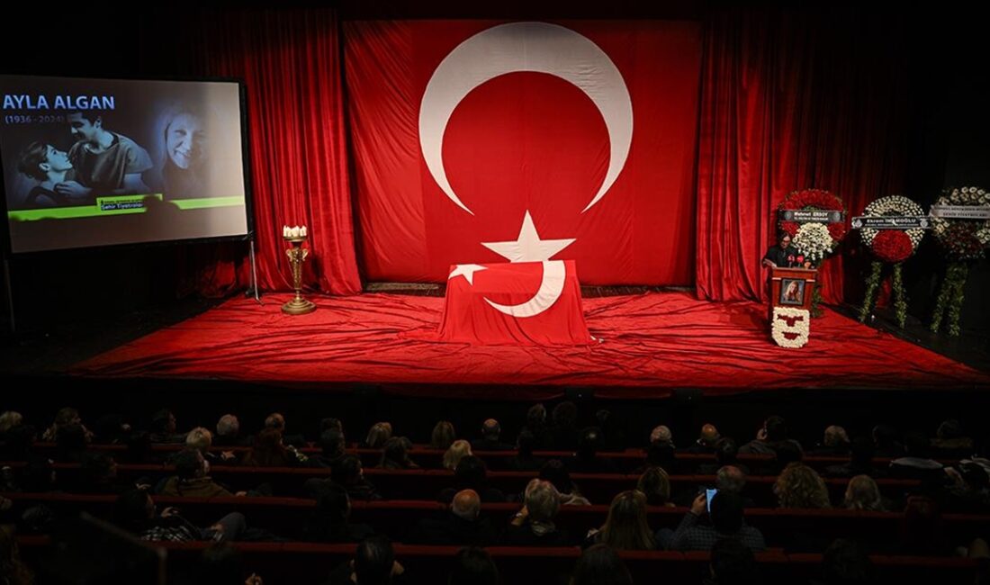 Beyin kanaması nedeniyle kaldırıldığı hastanede 86 yaşında hayatını kaybeden tiyatro