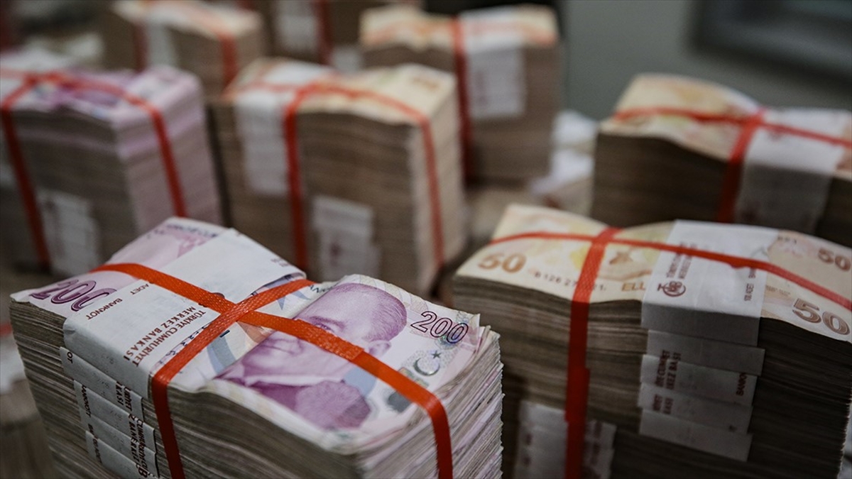 Uzmanlar, Türkiye Cumhuriyet Merkez Bankasının (TCMB) faiz artırım sürecinin tamamlandığını
