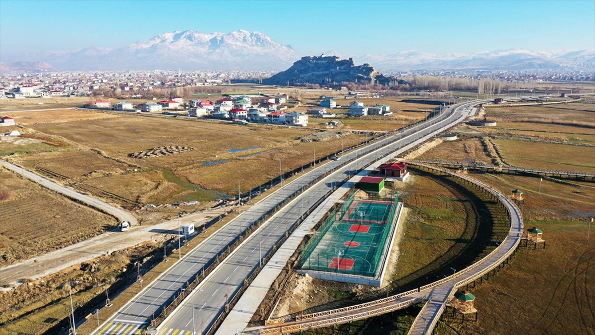 Van Büyükşehir Belediyesinin hem şehir içi trafiğin rahatlatılması hem de