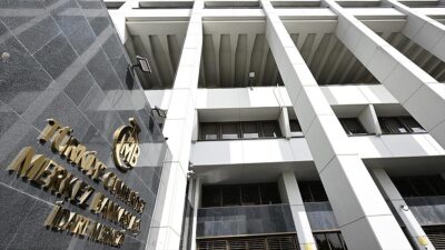Yabancı uzmanlar, Türkiye Cumhuriyet Merkez Bankasının (TCMB) politika faizini yüzde