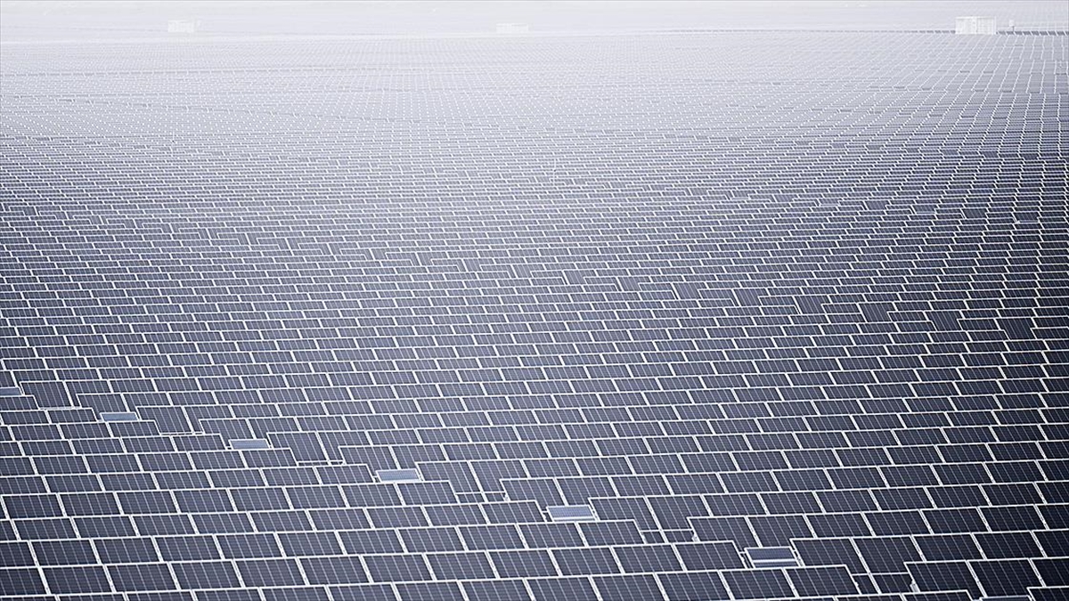 Küresel yenilenebilir enerji kapasitesinde 2028'e kadar öngörülen 3 bin 700