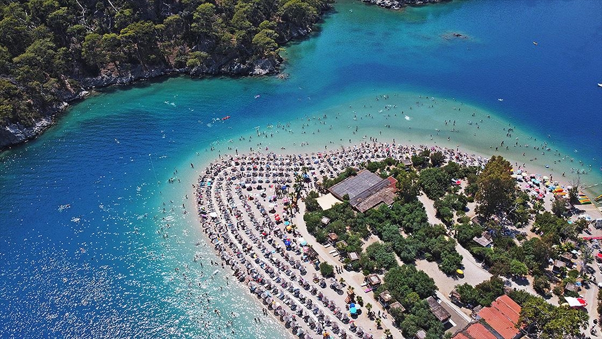 Yerli turistlerin geçen yılın üçüncü çeyreğinde yurt içinde yaptıkları seyahat