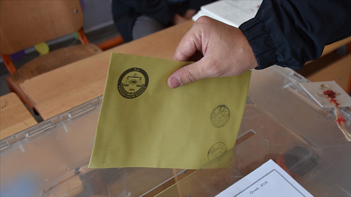 Yüksek Seçim Kurulu (YSK) Başkanı Ahmet Yener, 31 Mart 2024'te