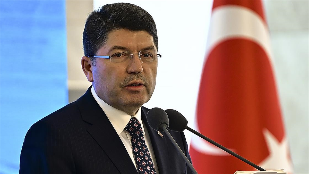 Bakan Tunç, İstanbul'da uğradığı bıçaklı saldırıda hayatını kaybeden Pişkin'in katil
