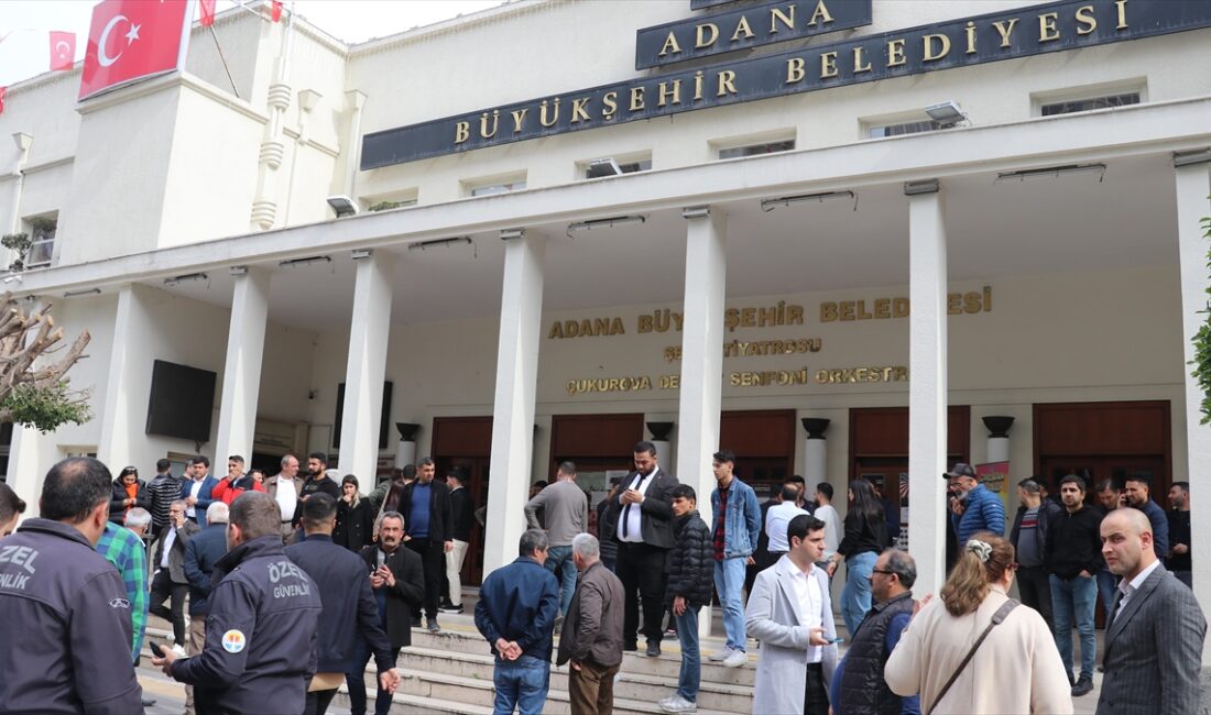ADANA (AA) – Belediyenin merkez Seyhan il&ccedil;esi Atat&uuml;rk Caddesi’ndeki hizmet