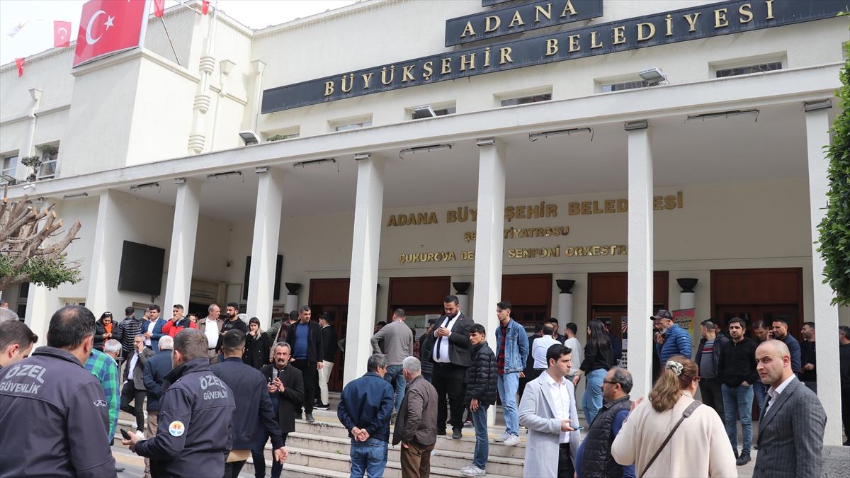 ADANA (AA) – Belediyenin merkez Seyhan il&ccedil;esi Atat&uuml;rk Caddesi’ndeki hizmet