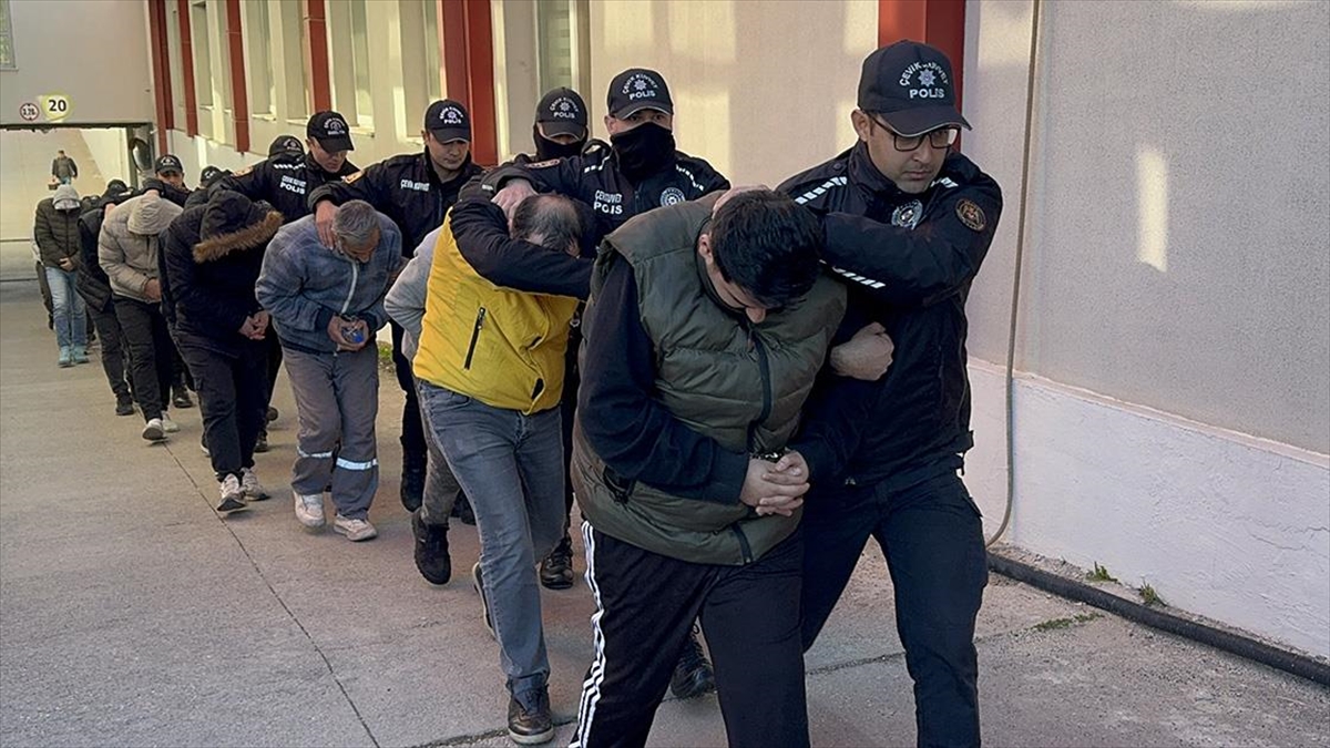 Adana merkezli 14 ilde "Sibergöz-21" operasyonu kapsamında gözaltına alınan 71