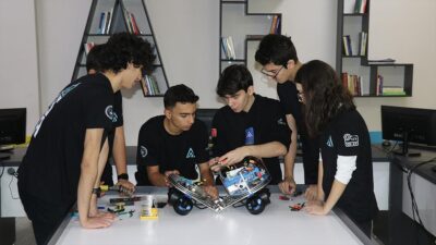 Adana Fen Lisesi öğrencileri, deniz madenciliği ve mikrobiyoloji çalışmalarına katkı