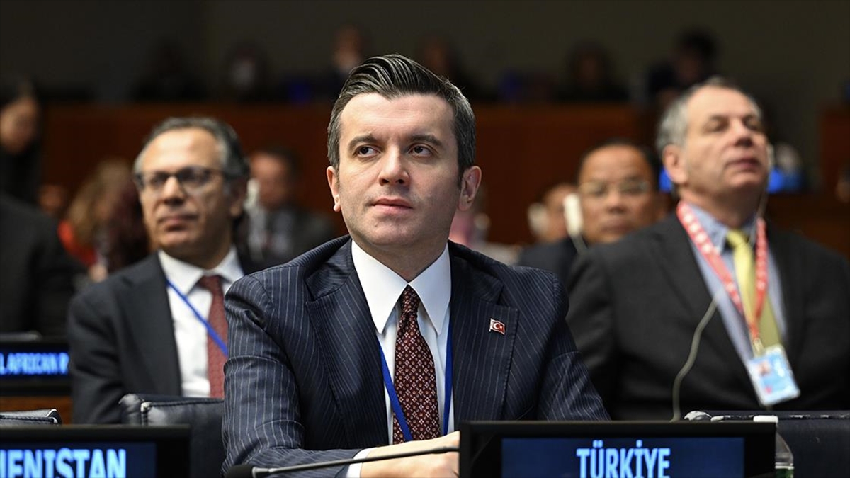 Aile ve Sosyal Hizmetler Bakan Yardımcısı Yavuz Selim Kıran, "İsrail'in