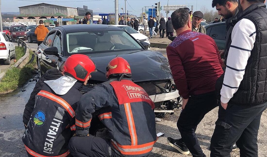 Sakarya'nın Akyazı ilçesinde meydana gelen trafik kazasında AK Parti Sakarya