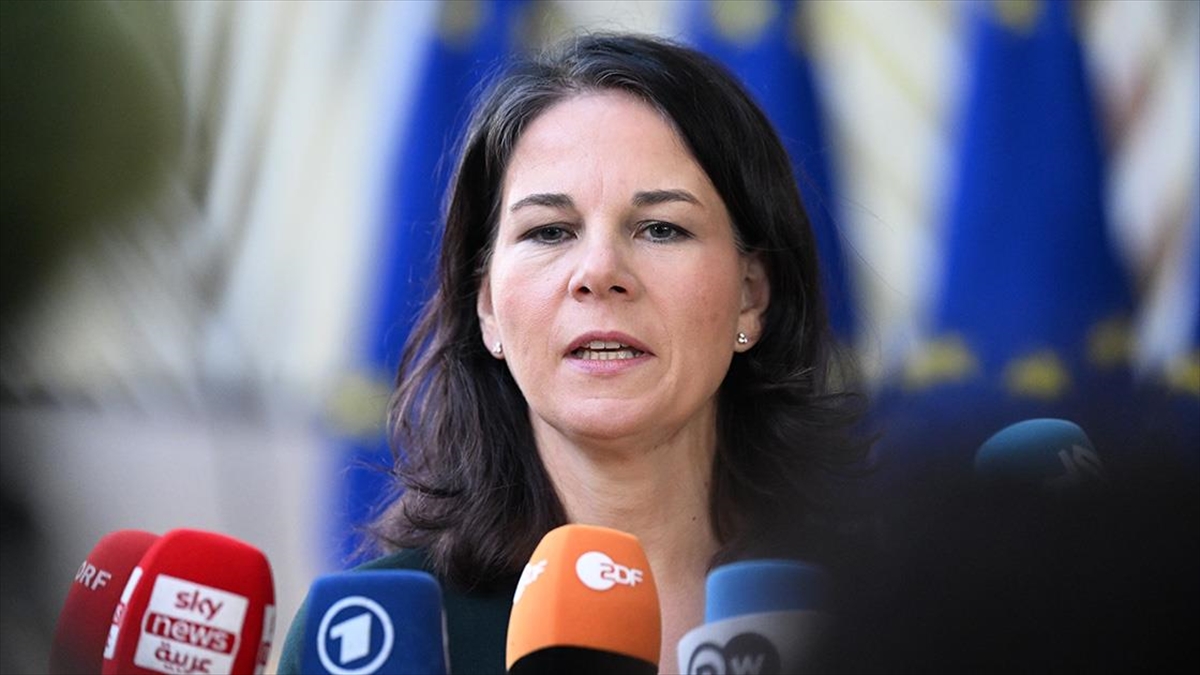 Almanya Dışişleri Bakanı Annalena Baerbock, Gazze’de çatışmalarda insani ara verilmesinin