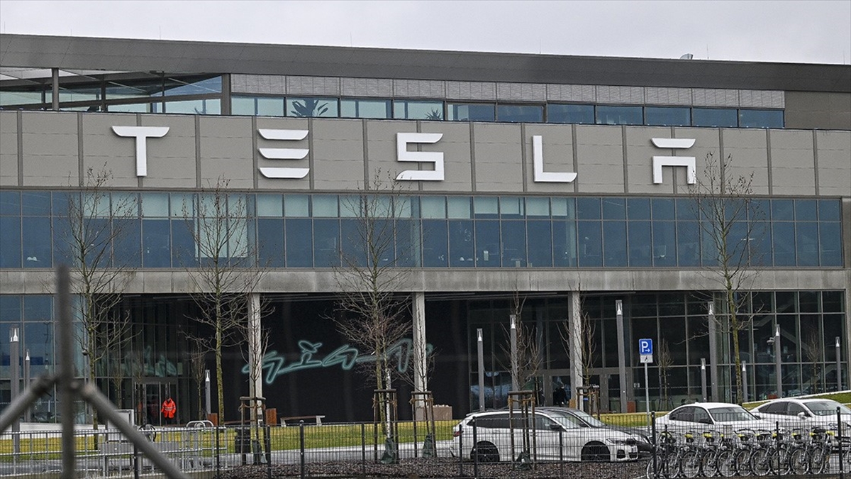 BERLİN (AA) – Alman Haber Ajansı DPA’nın haberine göre, “Tesla’yı
