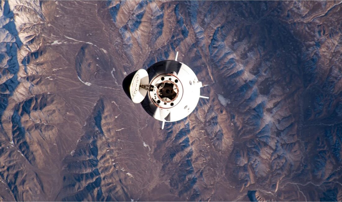Türkiye'nin ilk astronotu Alper Gezeravcı'nın da bulunduğu Dragon uzay aracı