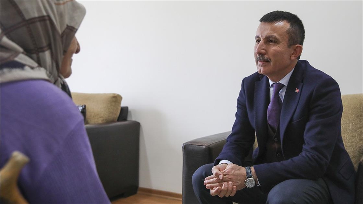 Kahramanmaraş merkezli 6 Şubat'taki depremlerde evleri yıkılan 13 depremzede aile,